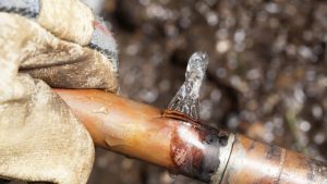 How to thaw a frozen pipe